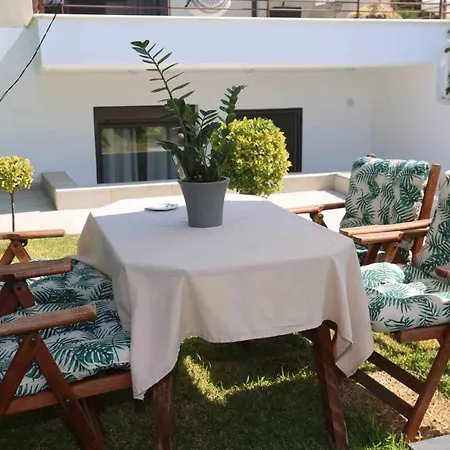 Ikia Private Garden And Parking