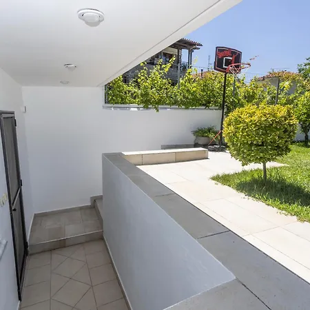 Apartamento Ikia Private Garden And Parking